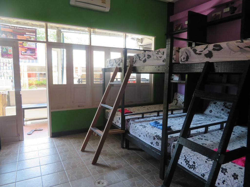 Same Same Guesthouse, Bar & Restaurant (Adults Only) Haad Rin Dış mekan fotoğraf