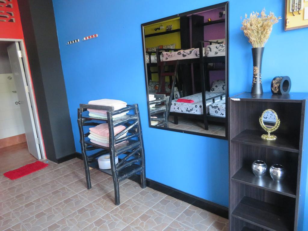 Same Same Guesthouse, Bar & Restaurant (Adults Only) Haad Rin Dış mekan fotoğraf