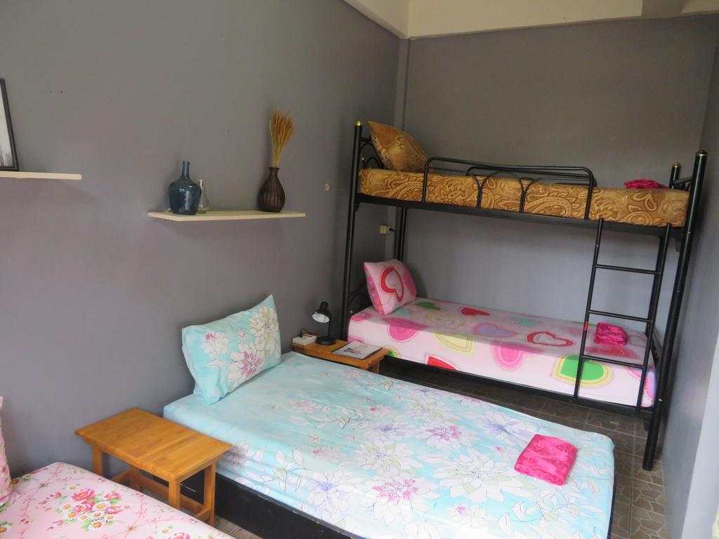 Same Same Guesthouse, Bar & Restaurant (Adults Only) Haad Rin Dış mekan fotoğraf