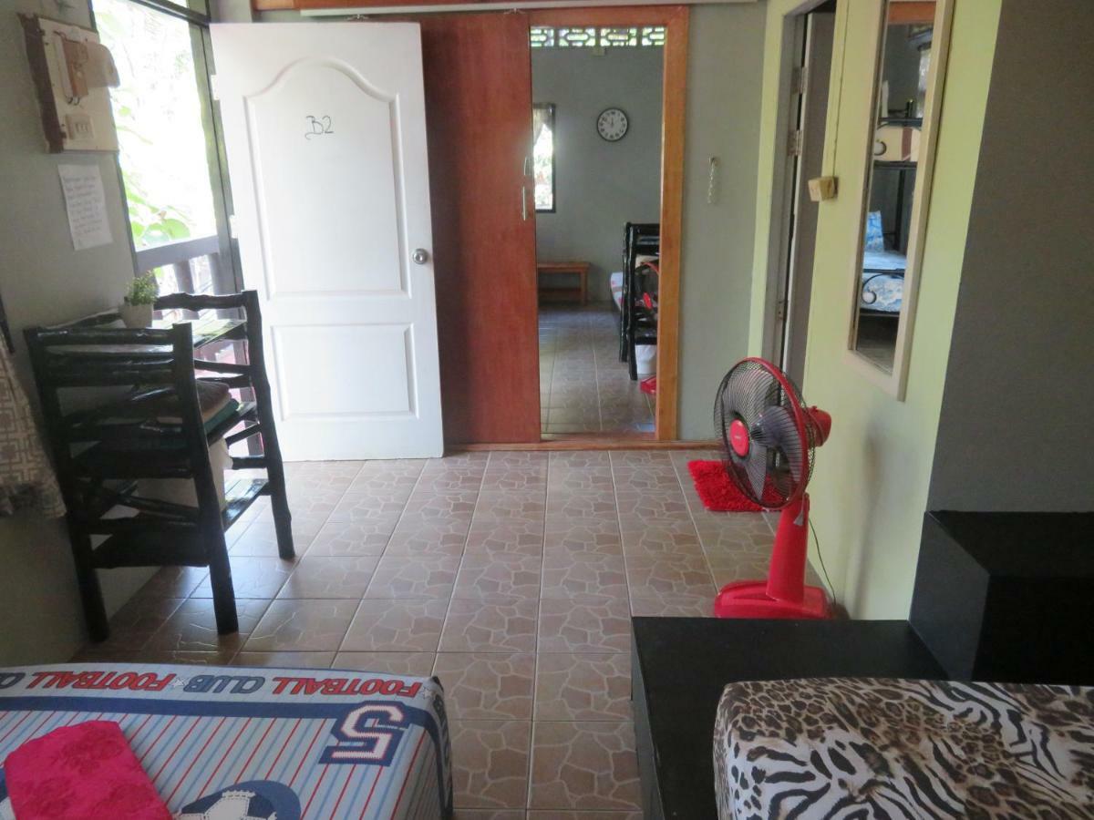 Same Same Guesthouse, Bar & Restaurant (Adults Only) Haad Rin Dış mekan fotoğraf