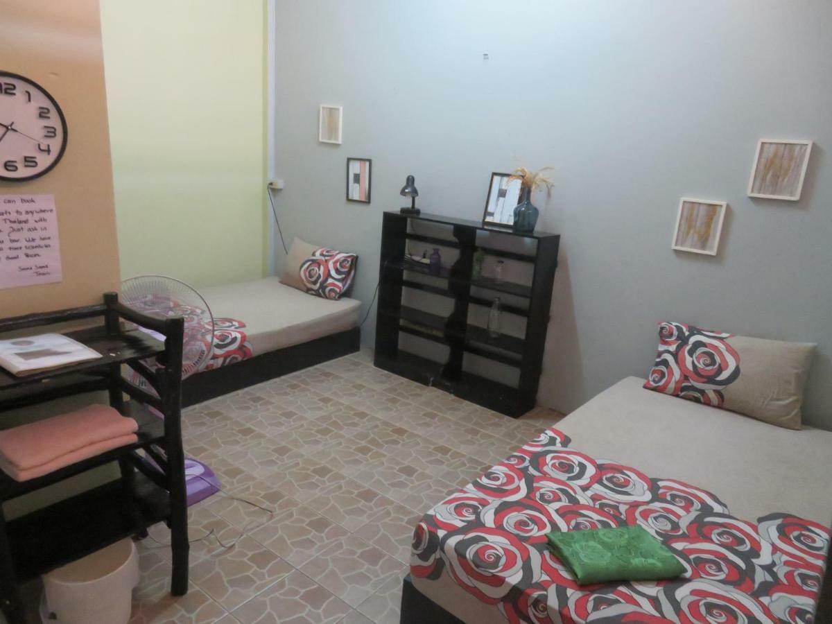 Same Same Guesthouse, Bar & Restaurant (Adults Only) Haad Rin Dış mekan fotoğraf