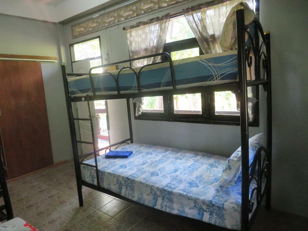 Same Same Guesthouse, Bar & Restaurant (Adults Only) Haad Rin Dış mekan fotoğraf