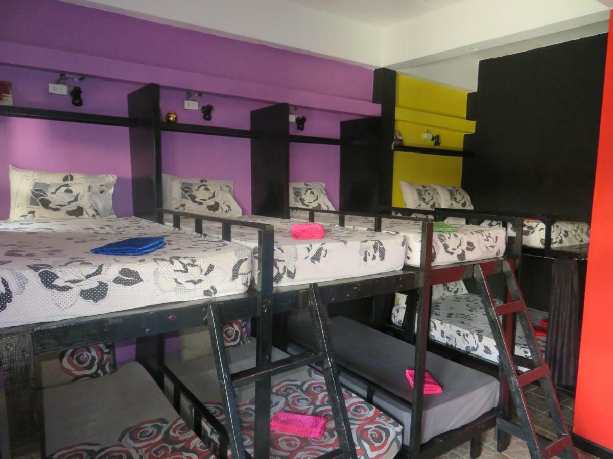 Same Same Guesthouse, Bar & Restaurant (Adults Only) Haad Rin Dış mekan fotoğraf