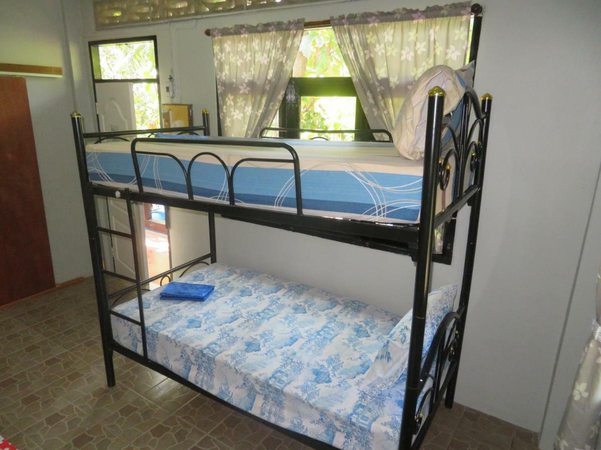 Same Same Guesthouse, Bar & Restaurant (Adults Only) Haad Rin Dış mekan fotoğraf