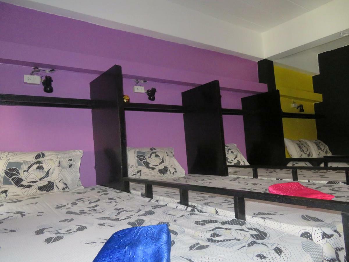 Same Same Guesthouse, Bar & Restaurant (Adults Only) Haad Rin Dış mekan fotoğraf