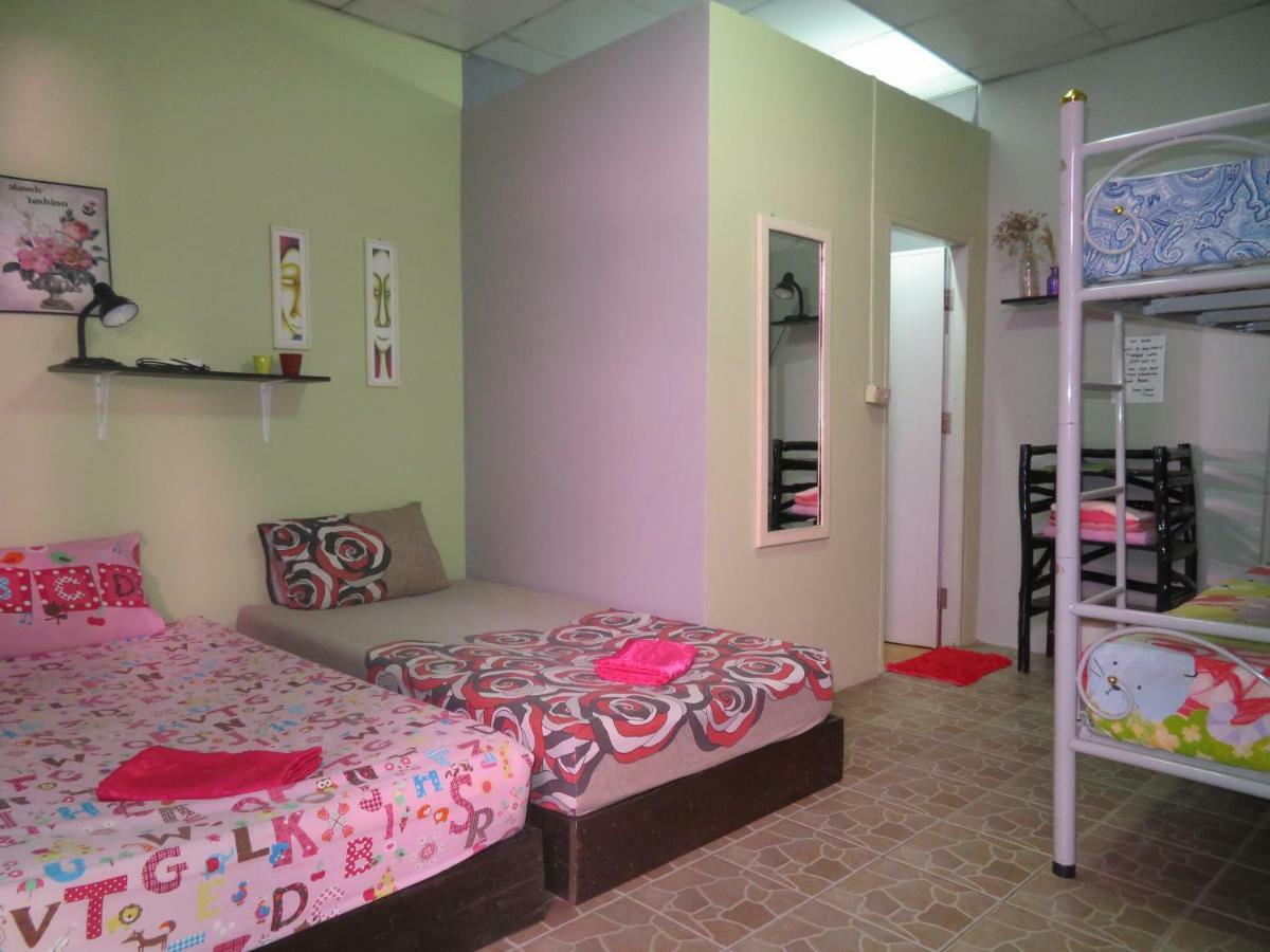 Same Same Guesthouse, Bar & Restaurant (Adults Only) Haad Rin Dış mekan fotoğraf