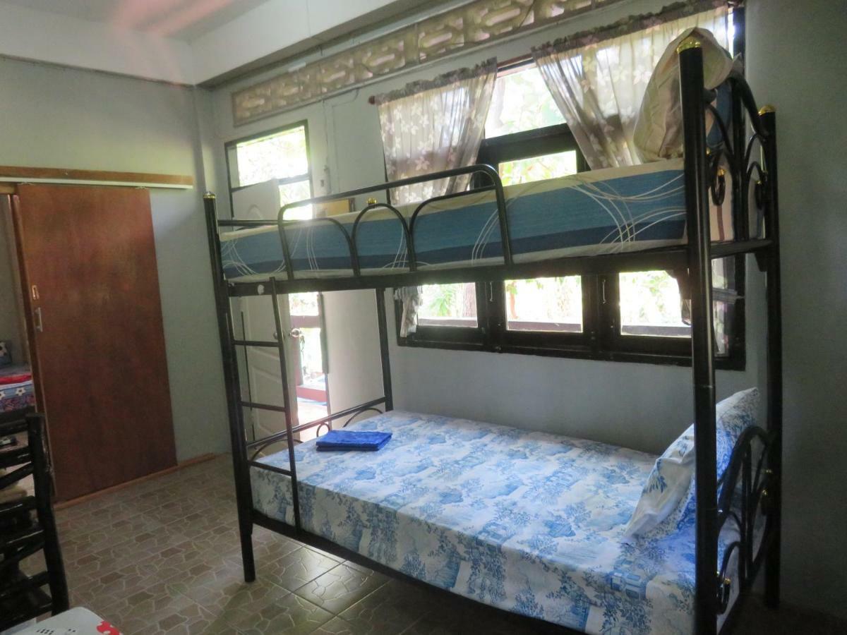Same Same Guesthouse, Bar & Restaurant (Adults Only) Haad Rin Dış mekan fotoğraf