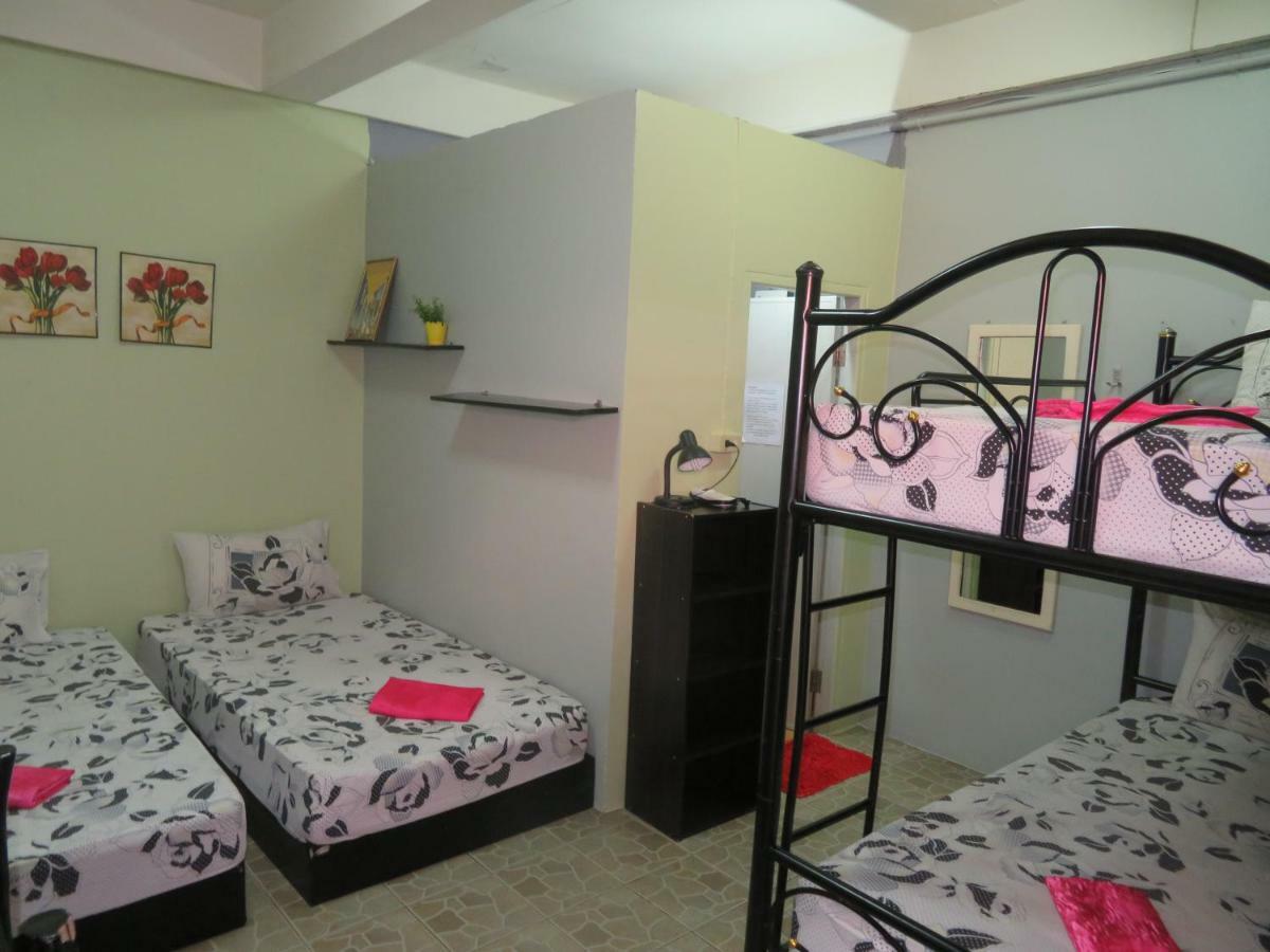 Same Same Guesthouse, Bar & Restaurant (Adults Only) Haad Rin Dış mekan fotoğraf